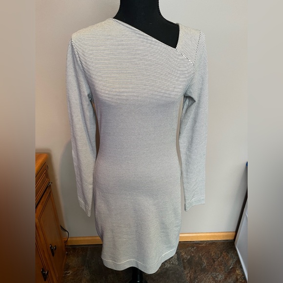 kate spade Dresses & Skirts - New Kate Spade Saturday contemporary striped mini bodycon dress. Size small.